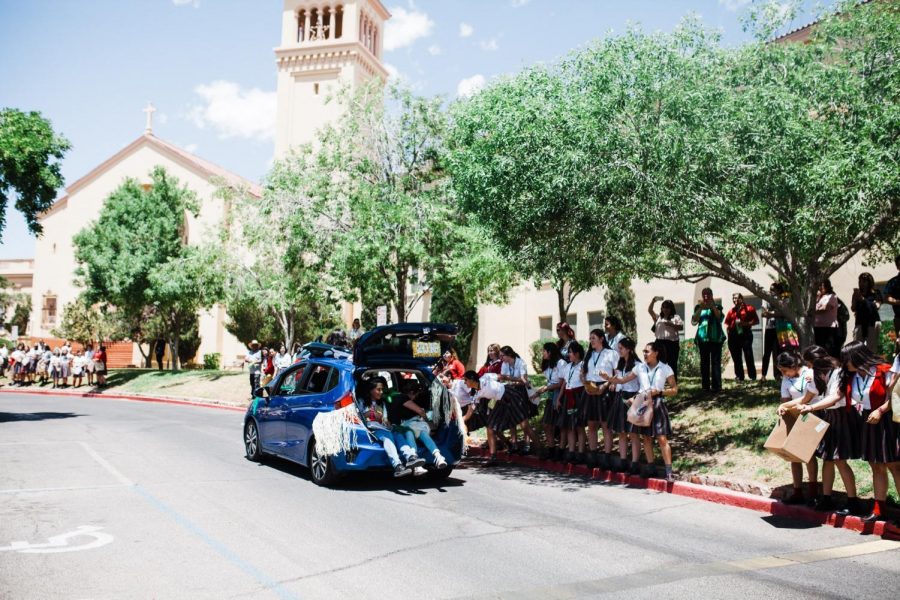 This years 2019 circle drive will be on May 16.  Seniors will wave goodbye while going around the circle four times.  Photo courtesy of Loretto Academy Facebook.