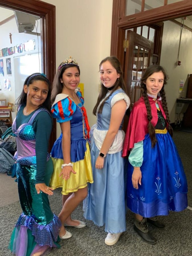 Seniors Mia Hernandez, Alejandra Urbina, Marcia Gonzalez and Guadalupe Lucero dressed as Disney princesses. Photo courtesy of Mariana Arrunada.
