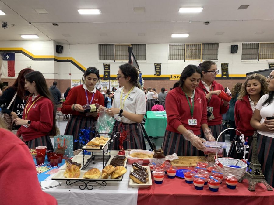 French Honor Society selling crepes, eclairs, and madeleines. Photo courtesy of Cassandra Quintero.