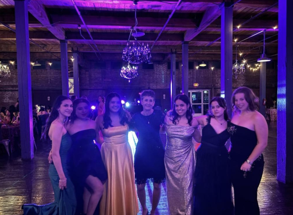 The Prax staff posing at prom (Left to Right) Paulina Garcia, Emily Aguilar, Mia Montelongo, Mrs. Lockhart, Angelica Castorena, Maria Aldana, and Mara Escobar. Photo curtesey of Mara Escobar. 